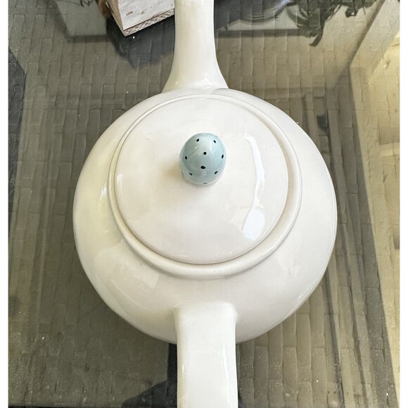 New Rae Dunn Artisan Collection By Magenta Blue Polka Dot POUR Teapot - Picture 6 of 8